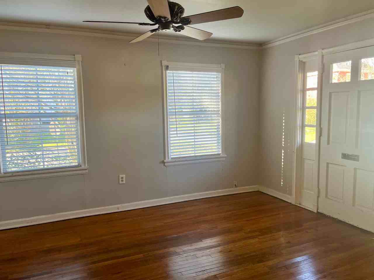 2624 Rittiner Dr - Photo 2 of 10