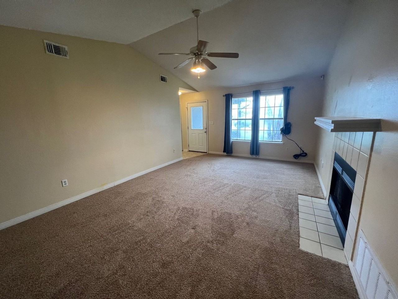 800 Christian Dr - Photo 3 of 12