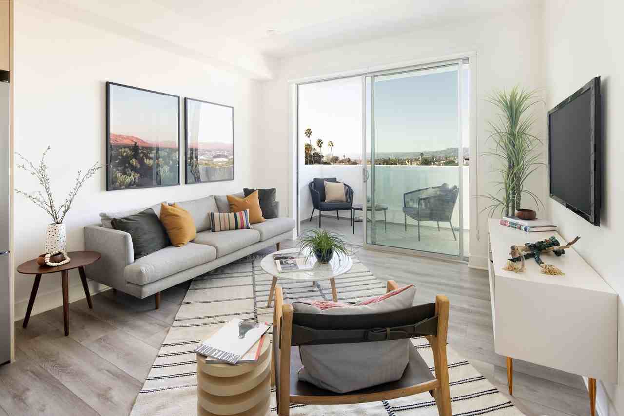 139 S. OCCIDENTAL BLVD - Photo 2 of 26