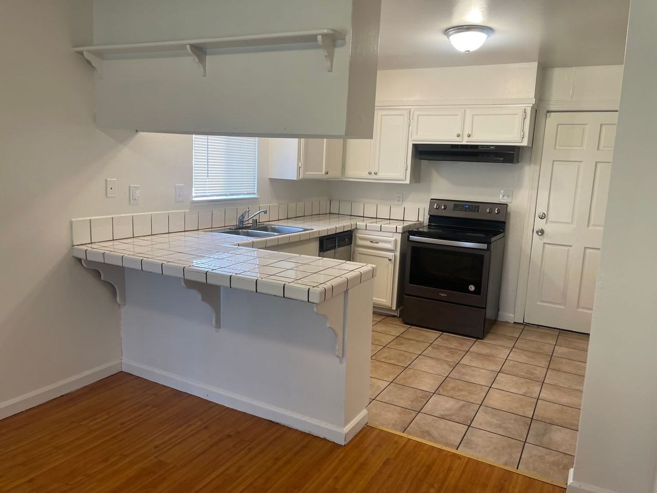 7584 Red Willow St - Photo 3 of 11