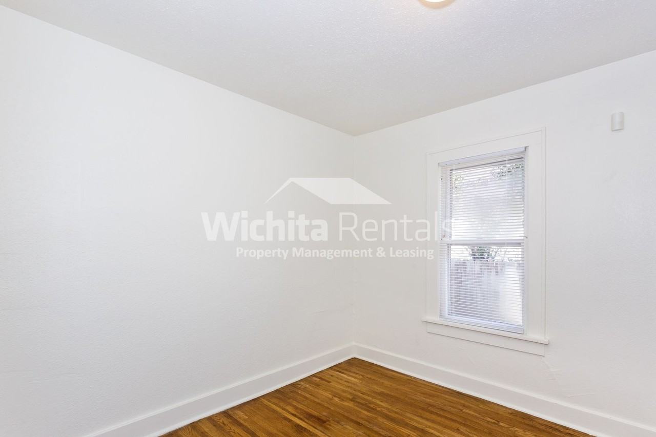 531 S Meridian Ave - Photo 7 of 15