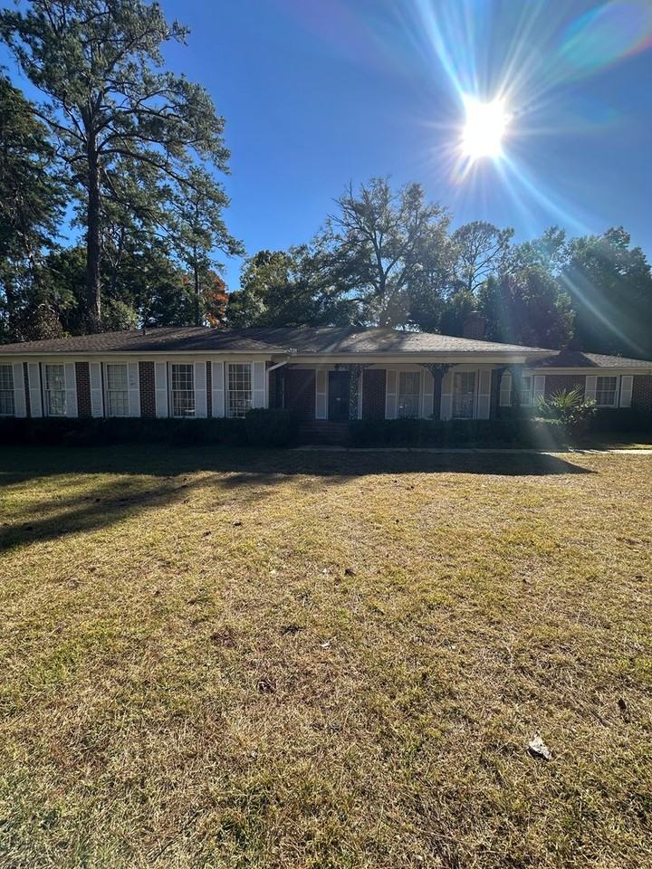 511 Glenview Dr - Photo 2 of 29