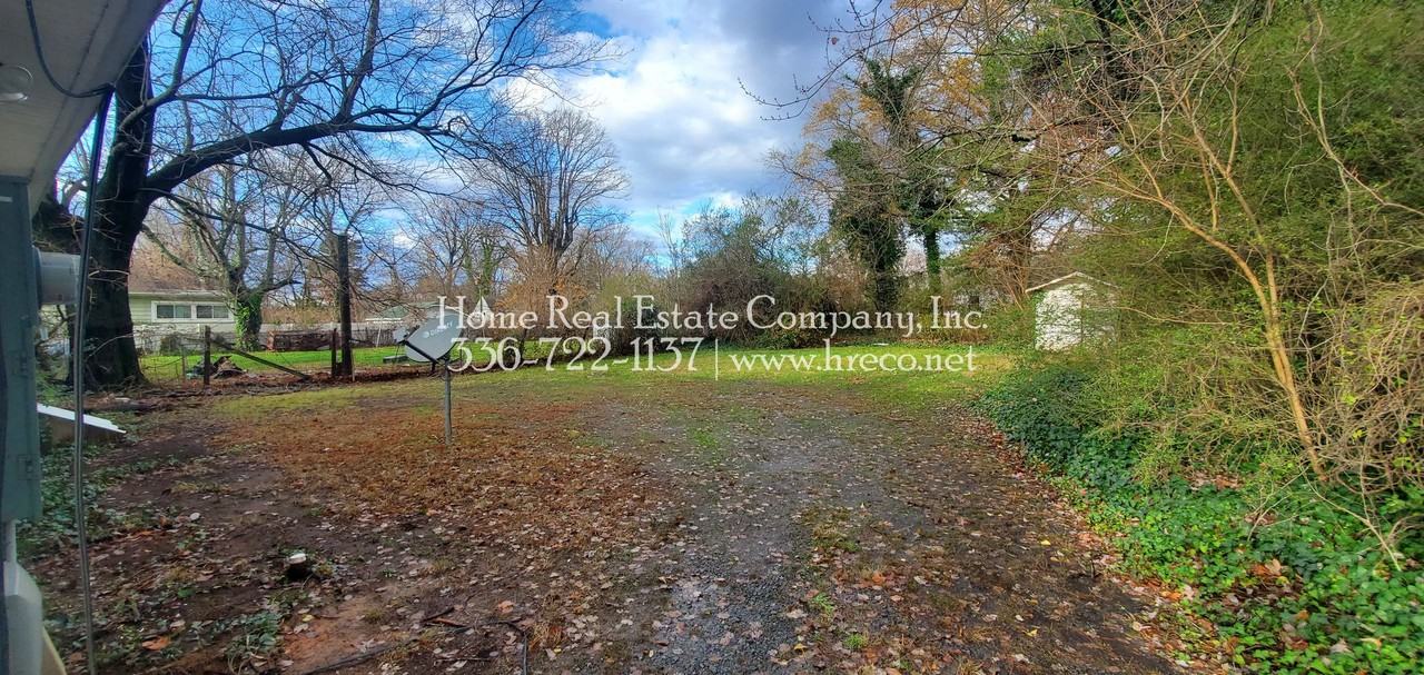 3907 Indiana Ave - Photo 2 of 10