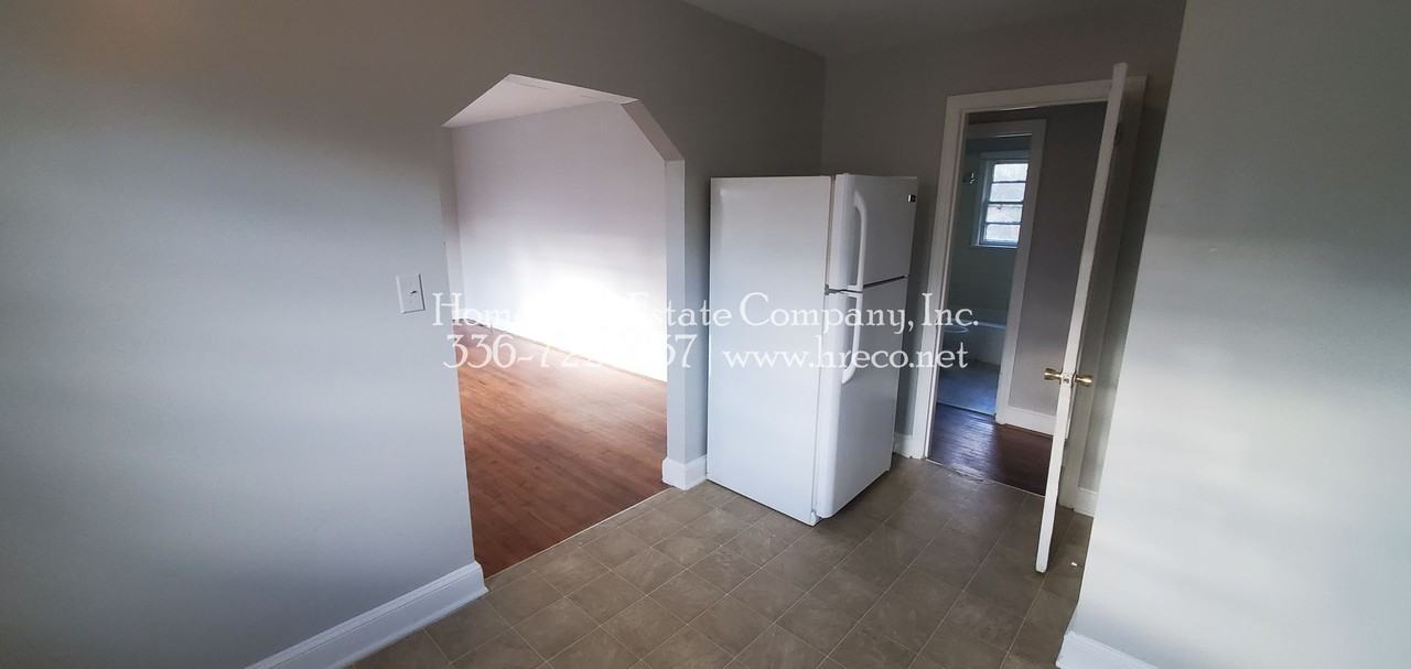 3907 Indiana Ave - Photo 6 of 10