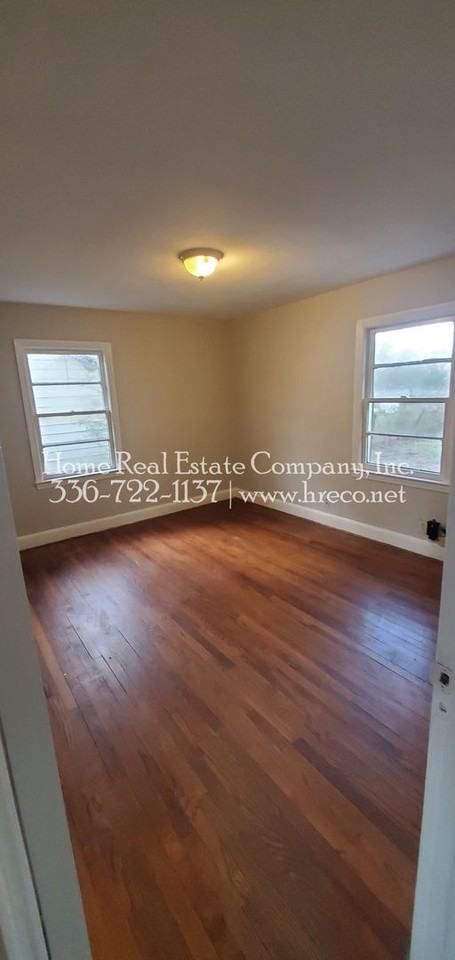 3907 Indiana Ave - Photo 7 of 10