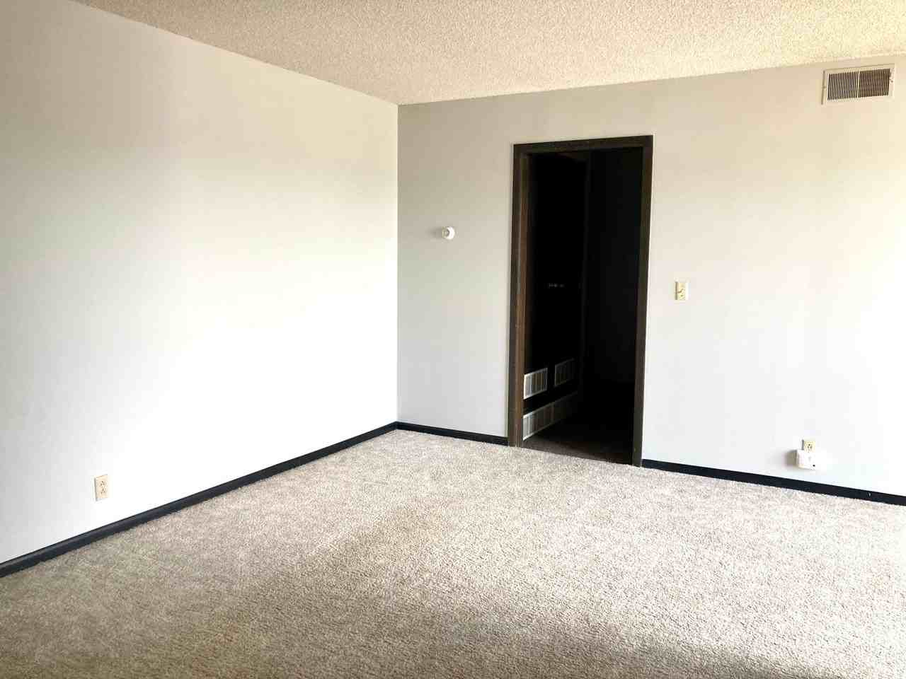 Winchester Aparttments - Photo 3 of 7