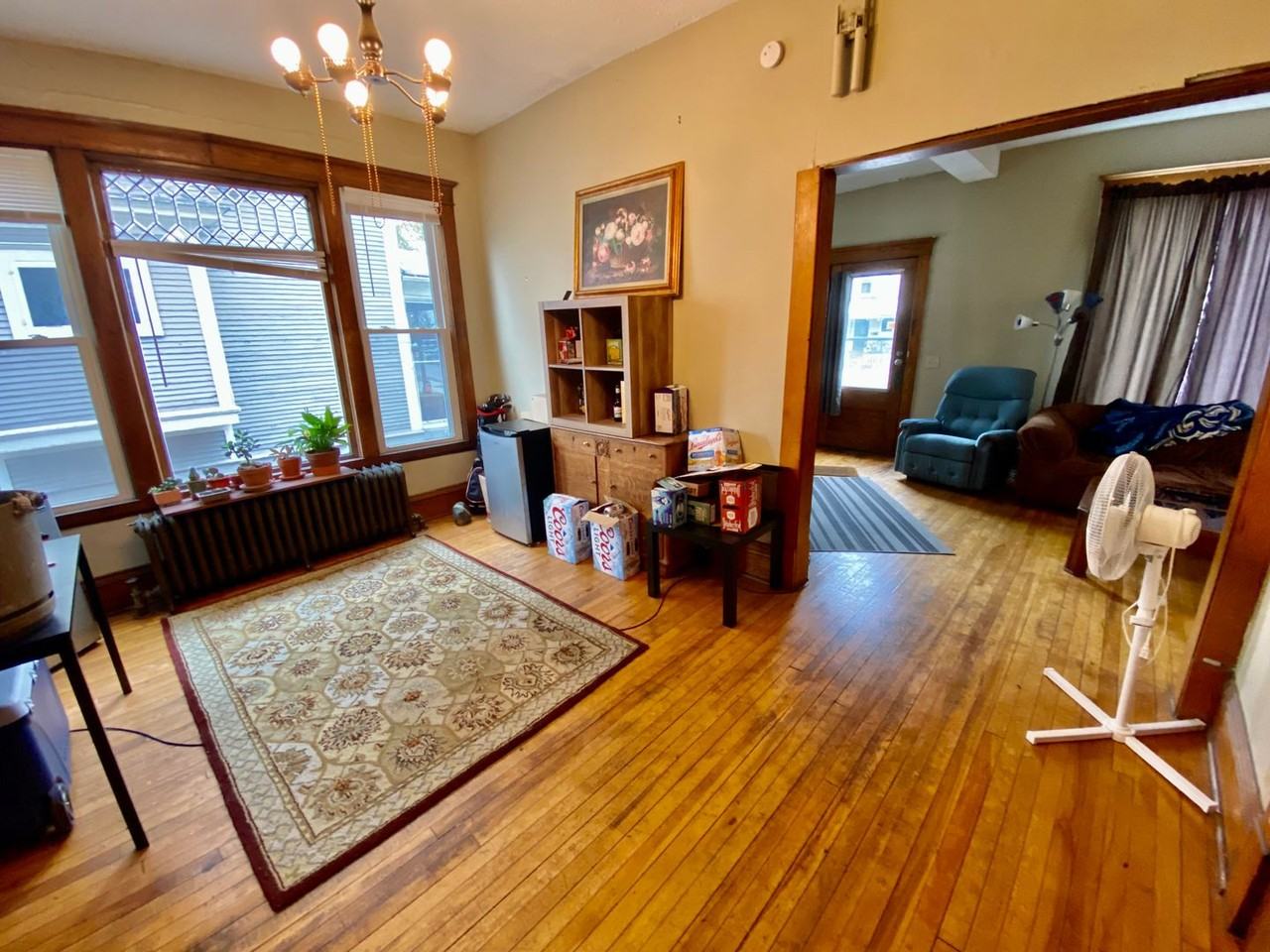 1090 15th Ave Se - Photo 4 of 17