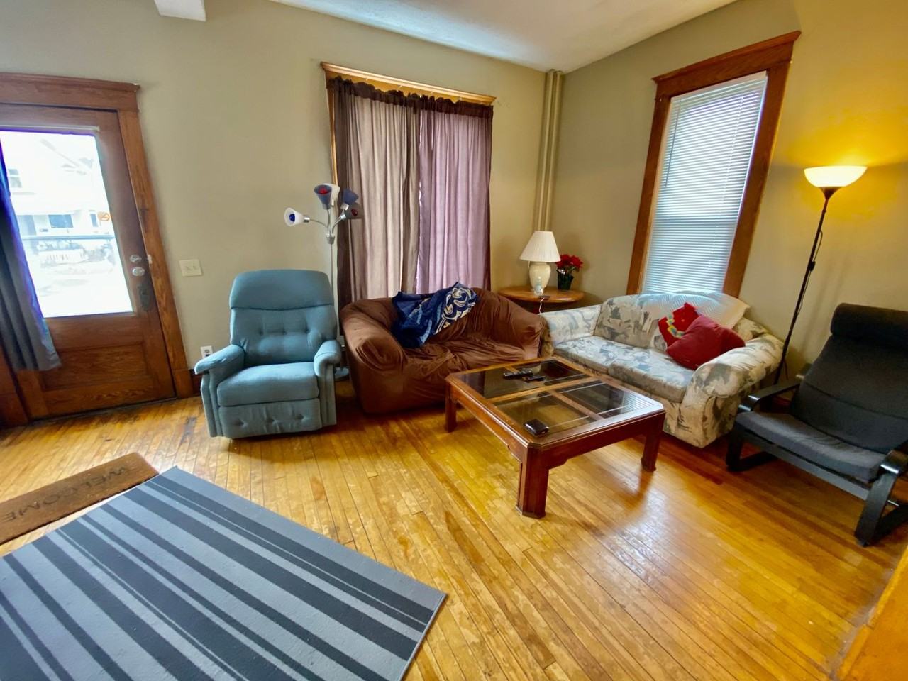 1090 15th Ave Se - Photo 2 of 17