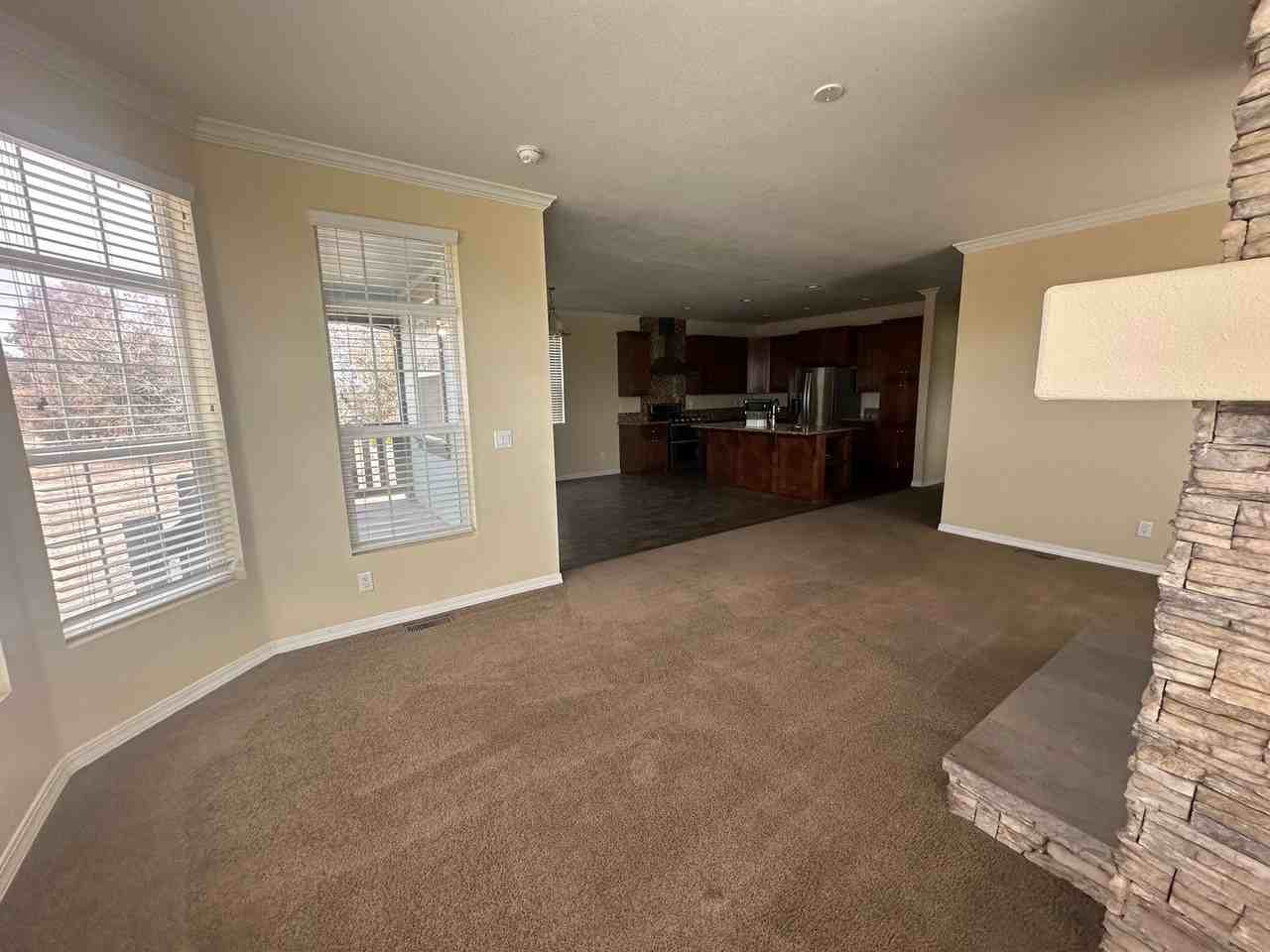 4160 W Reeves Ave - Photo 3 of 16