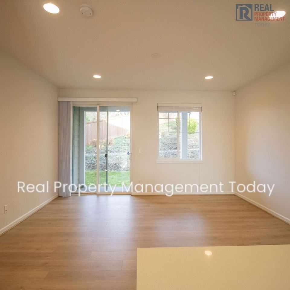 22328 88th Way S #C102 - Photo 5 of 13