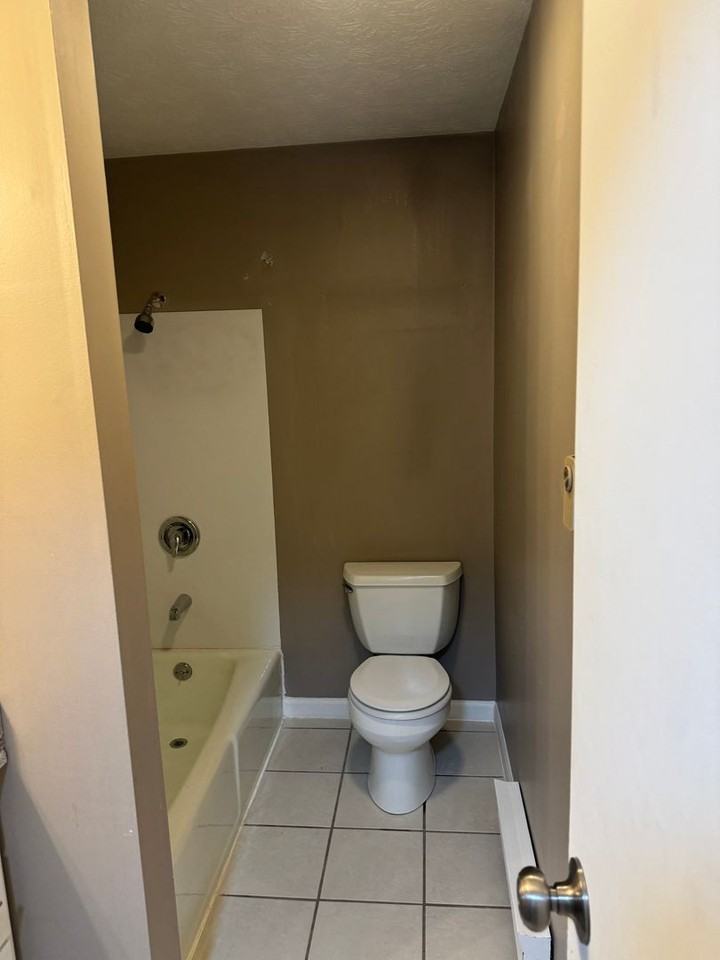 904 904 & 906 Highland Ave - Photo 7 of 10