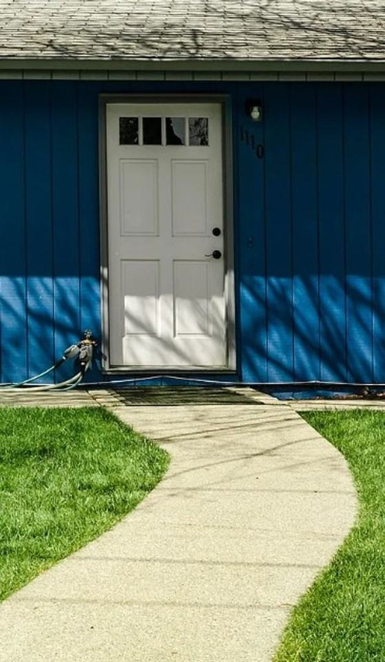 1110 Sw Juniper Dr - Photo 2 of 12