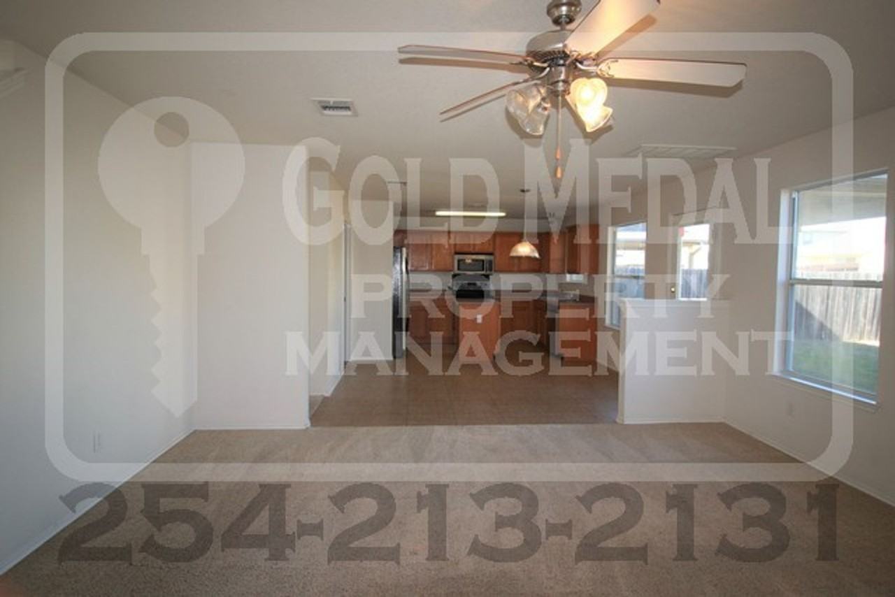 4809 Causeway Ct - Photo 2 of 24