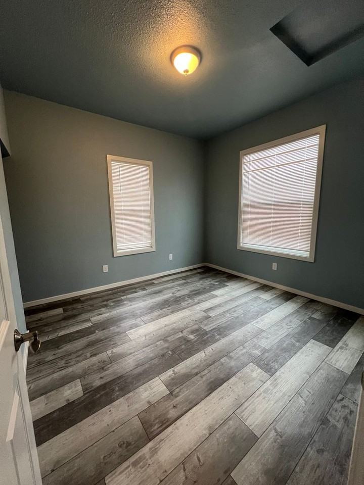 620 N 11th St - Photo 3 of 5