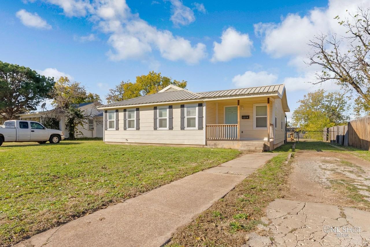 1218 Ross Ave - Photo 3 of 34