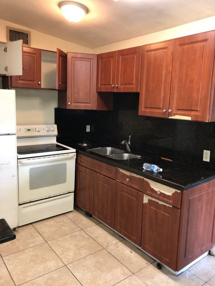 337 Nw 29th Ave - Photo 3 of 15