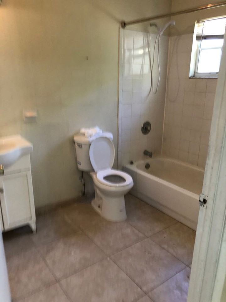 337 Nw 29th Ave - Photo 4 of 15