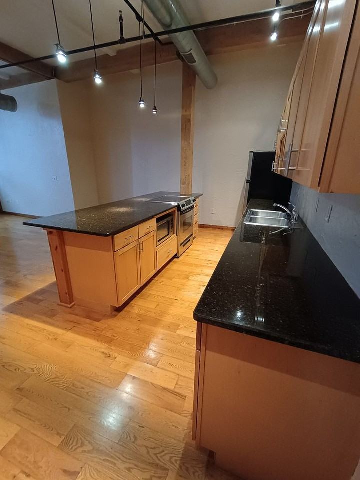 601 601 N National #204 - Photo 3 of 19