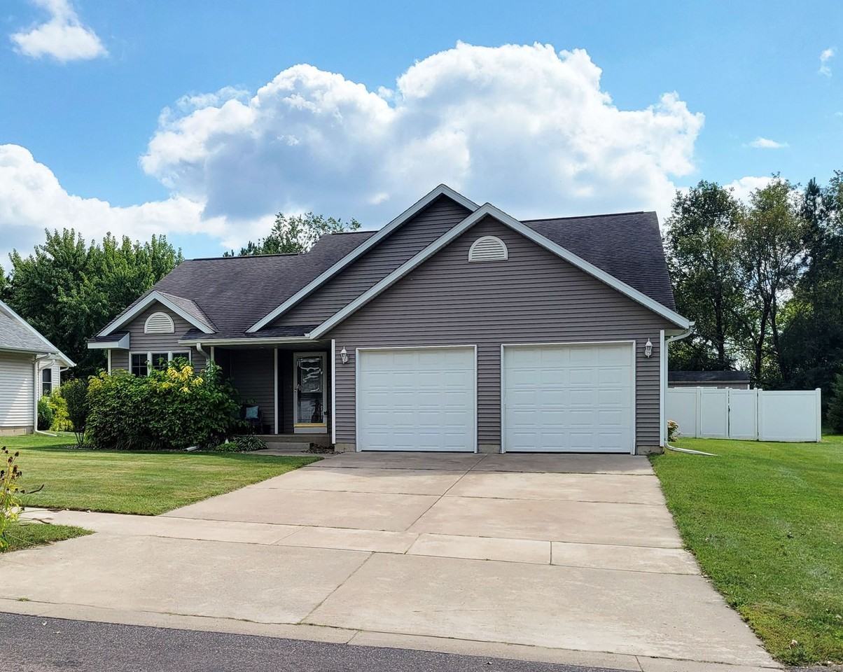 1351 Stephi Rd - Photo 2 of 30