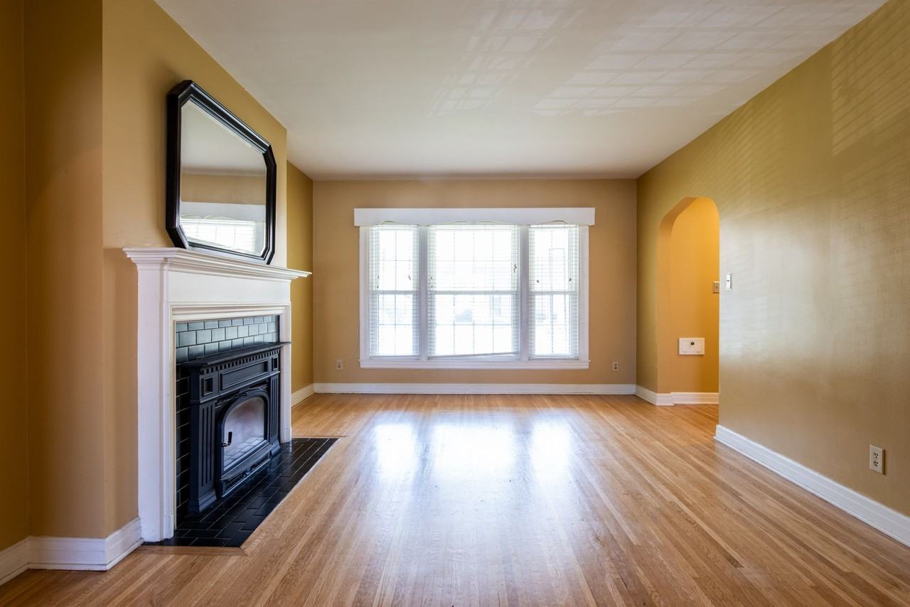 1031 Greenleaf Rd - Photo 3 of 26