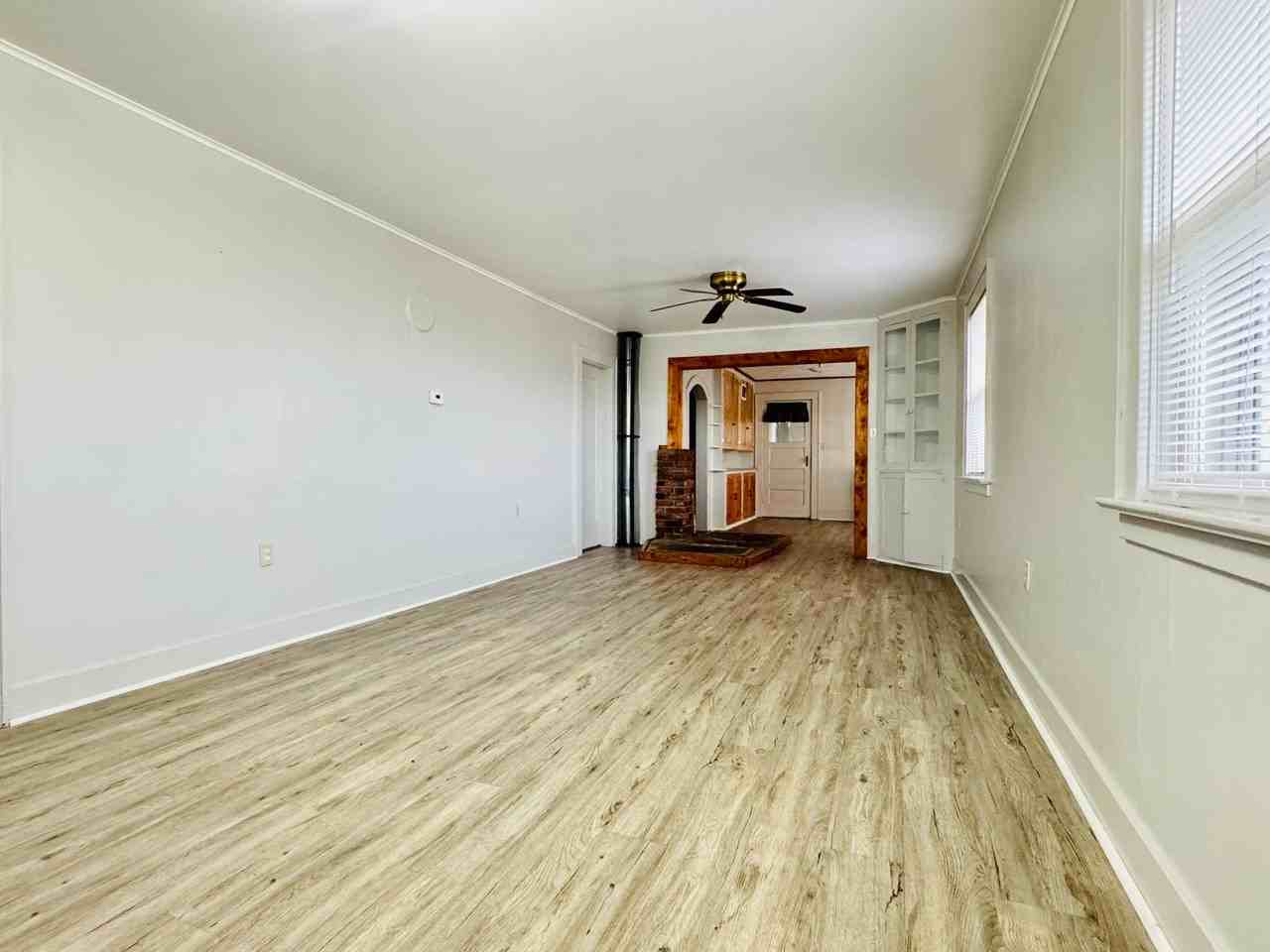 3401 Cove Ave - Photo 3 of 24