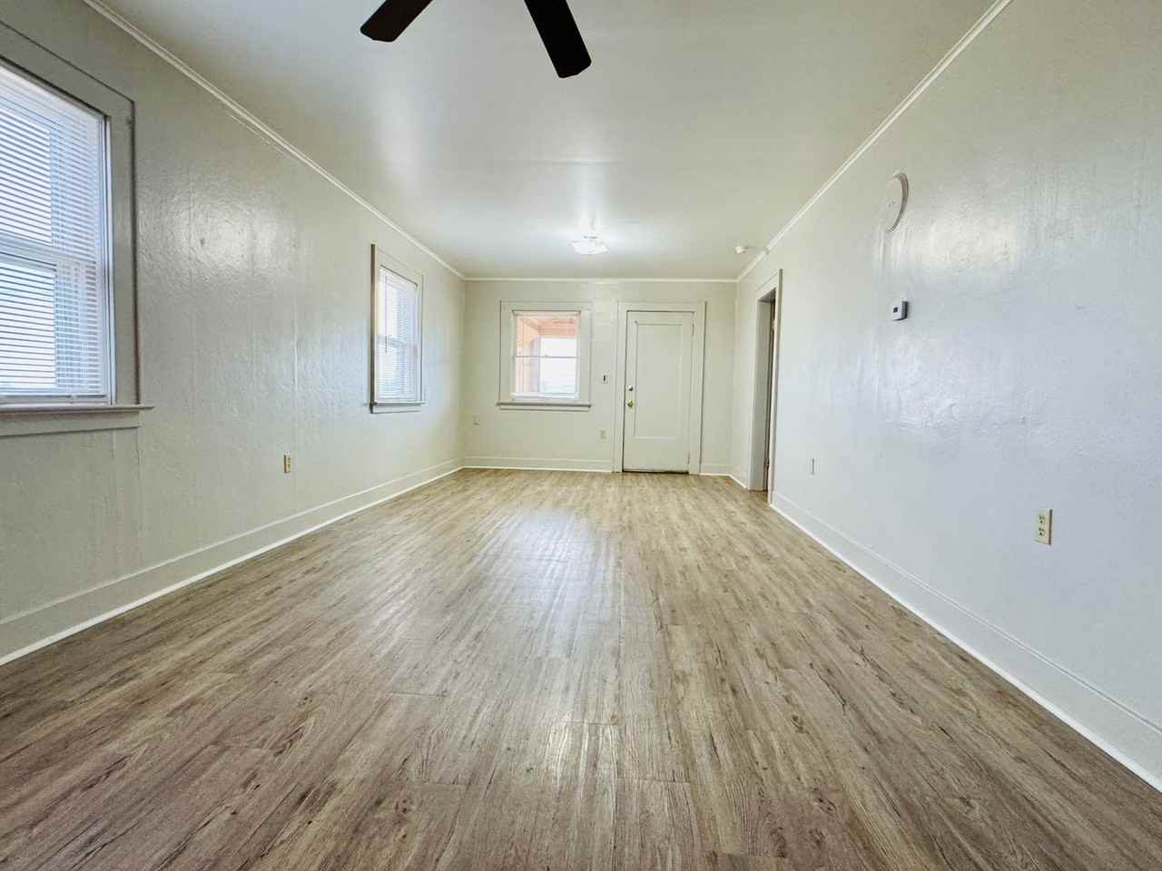 3401 Cove Ave - Photo 4 of 24