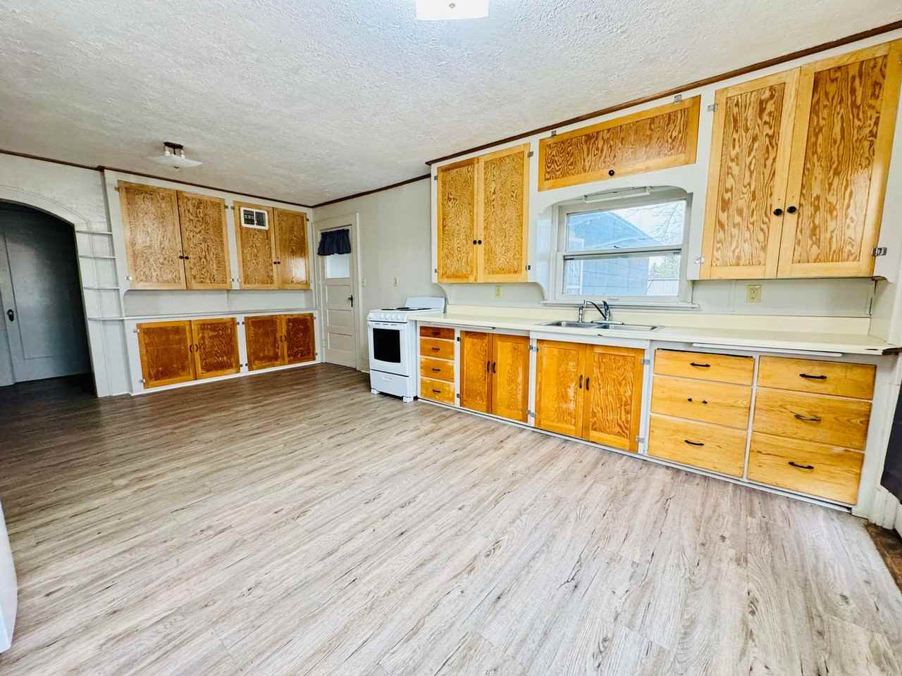 3401 Cove Ave - Photo 5 of 24