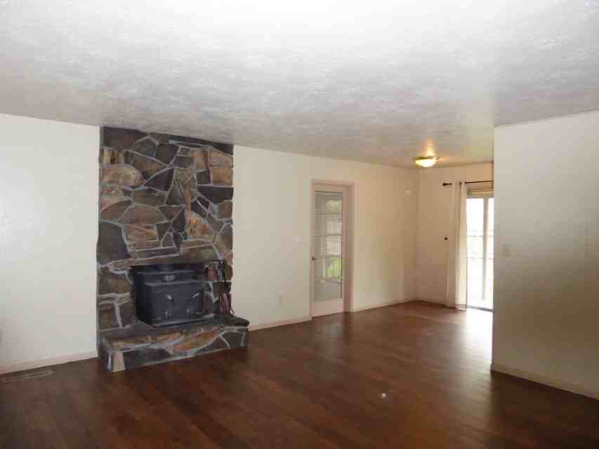 157 Se Craven Rd - Photo 3 of 11