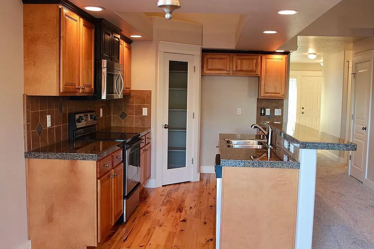 902 N Park Vista Ave - Photo 2 of 24