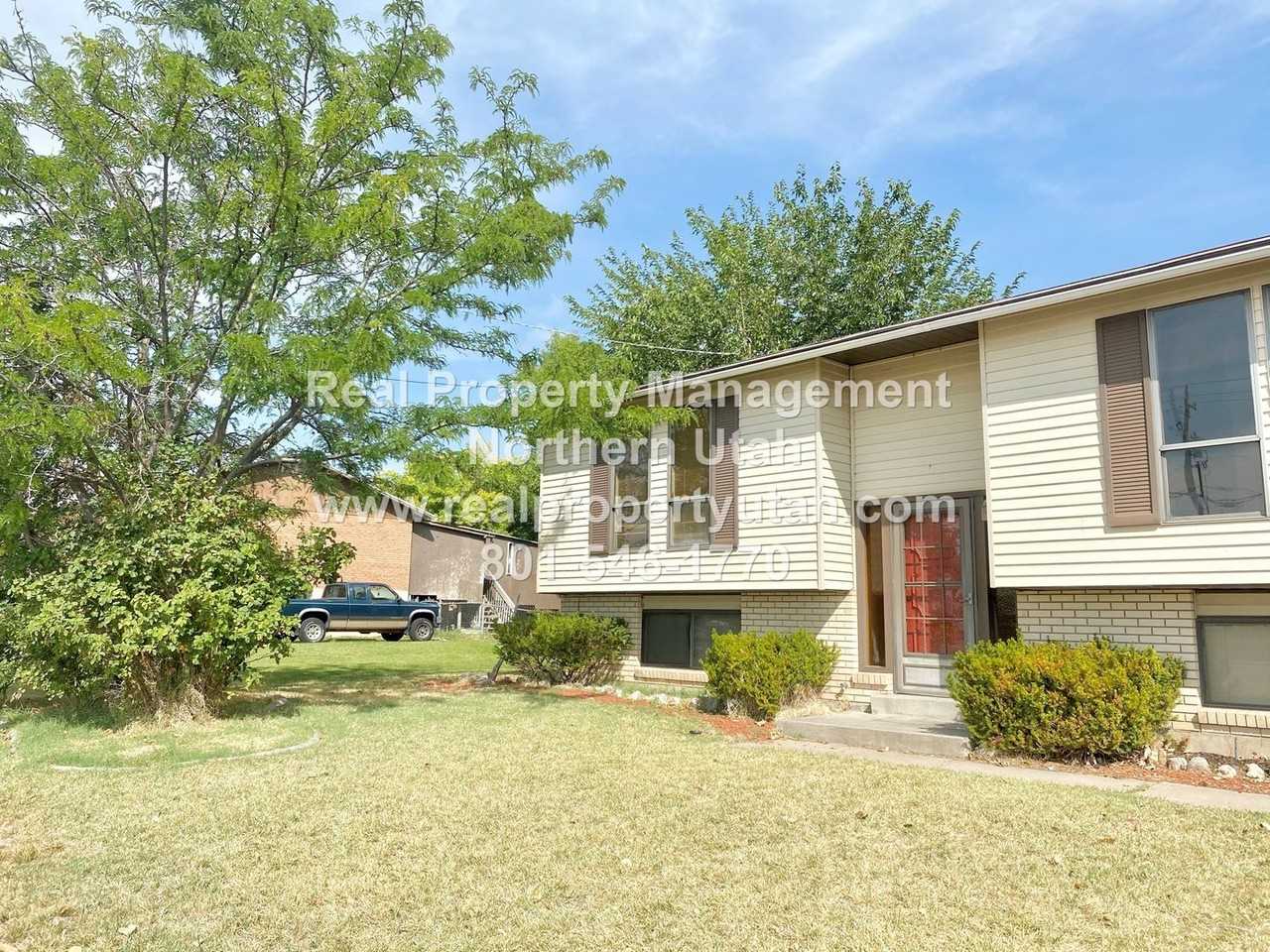 242 N 2000 W - Photo 2 of 27