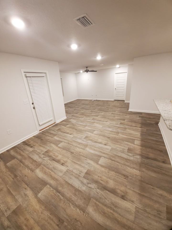 7495 Oak Lake Blvd - Photo 5 of 23