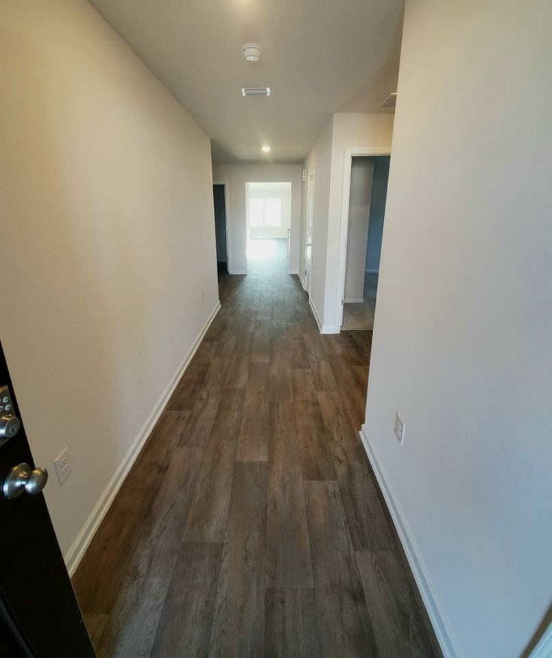 7495 Oak Lake Blvd - Photo 7 of 23