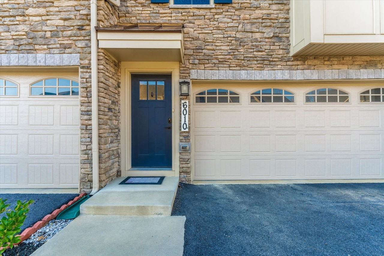 6010 Pecking Stone St - Photo 2 of 50