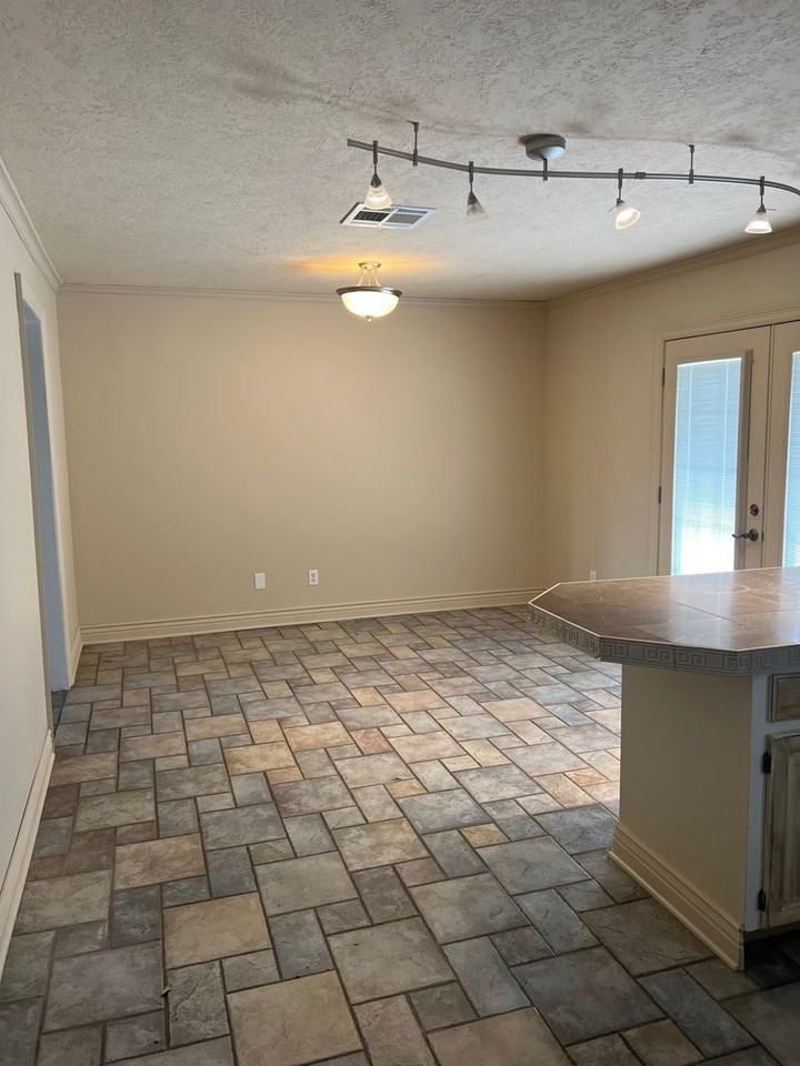 412 Highway 171 - Photo 5 of 18