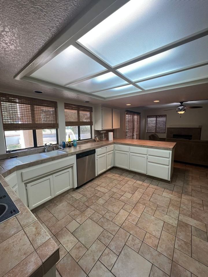 5416 Muirfield Dr - Photo 2 of 20