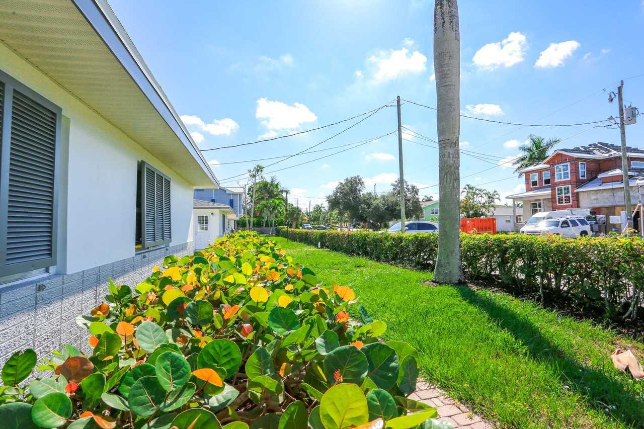 ***NON HOA***ROYAL HARBOR***STUDIO/1 BATHROOM UNITS***READY FOR MOVE IN***BAYSHORE AREA***WALK TO CELEBRATION PARK*** - Photo 4 of 8