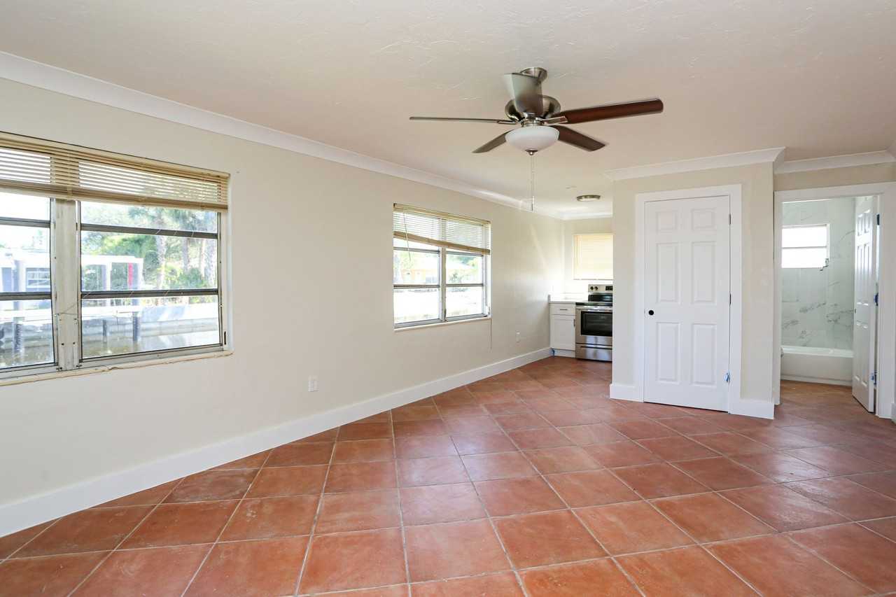 ***NON HOA***ROYAL HARBOR***STUDIO/1 BATHROOM UNITS***READY FOR MOVE IN***BAYSHORE AREA***WALK TO CELEBRATION PARK*** - Photo 6 of 8