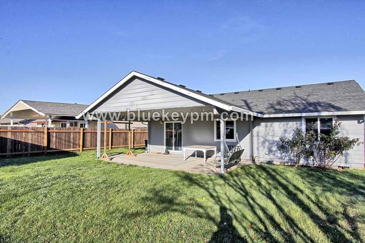 13417 Ne 77th St - Photo 3 of 13