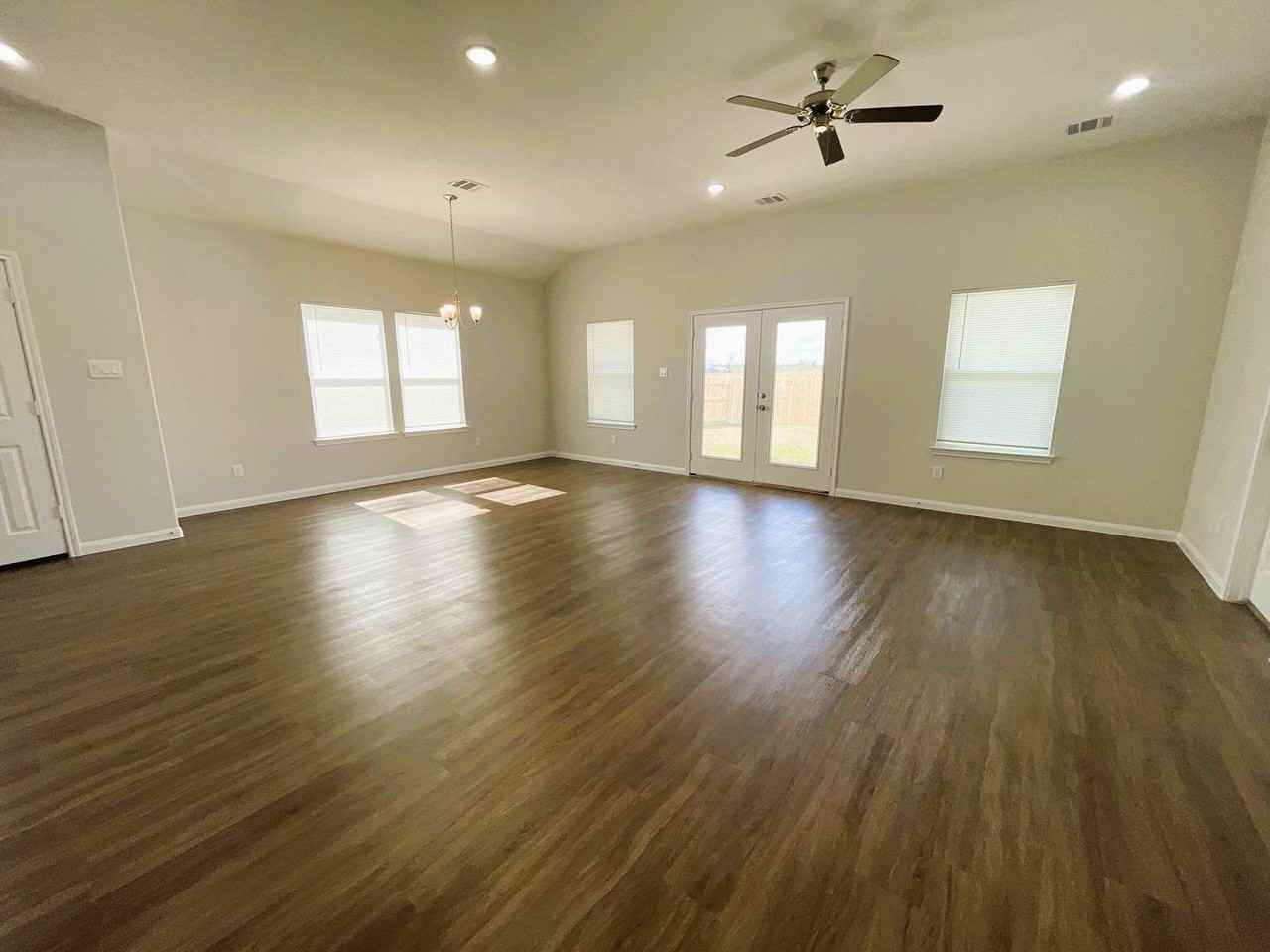 1561 Road 5728 - Photo 6 of 27