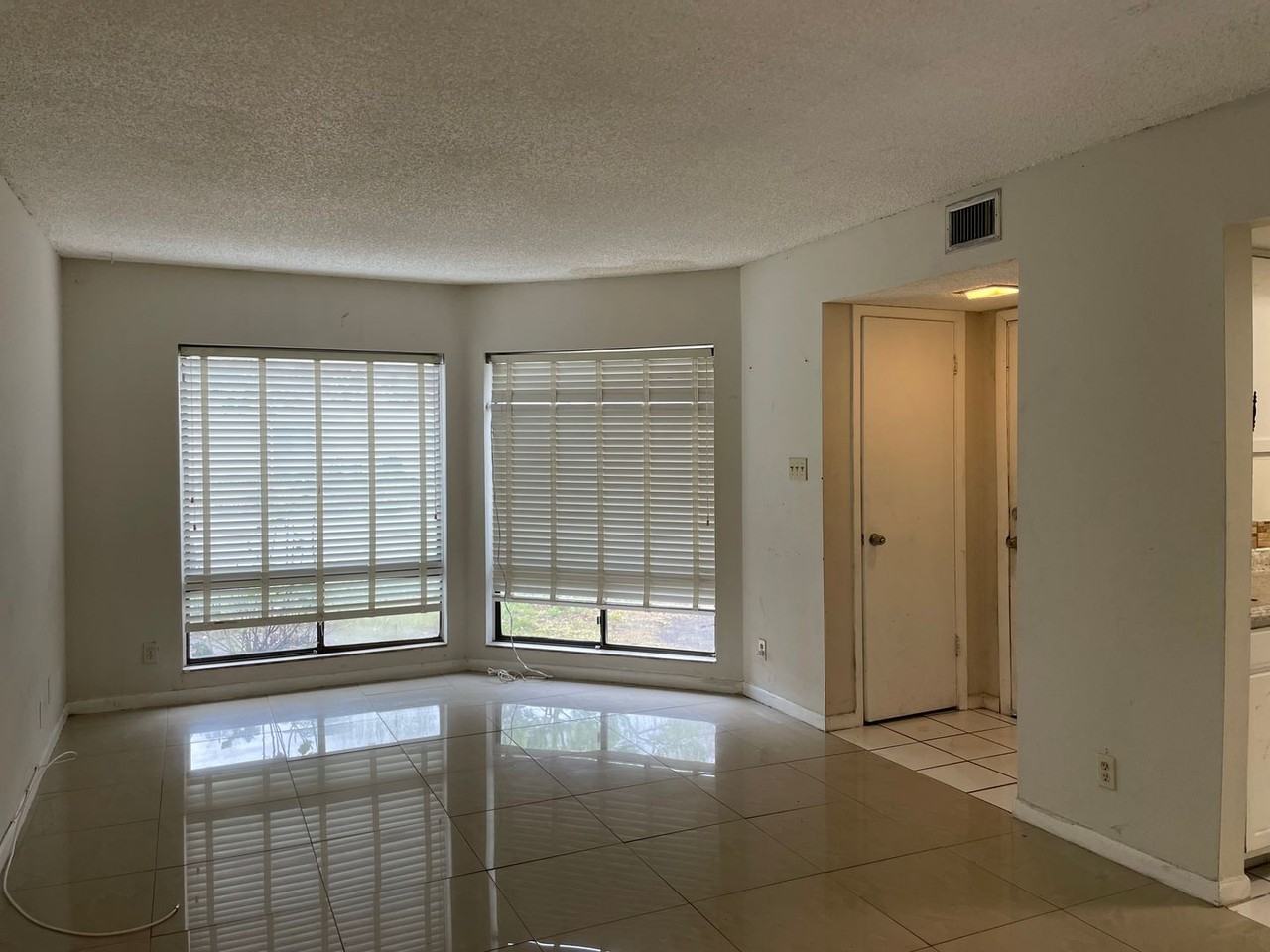 2512 Lemon Tree Lane - Photo 2 of 14