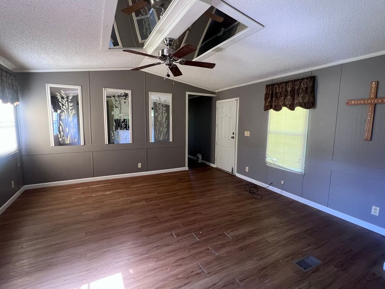 7922 Smith Grove Rd - Photo 3 of 4