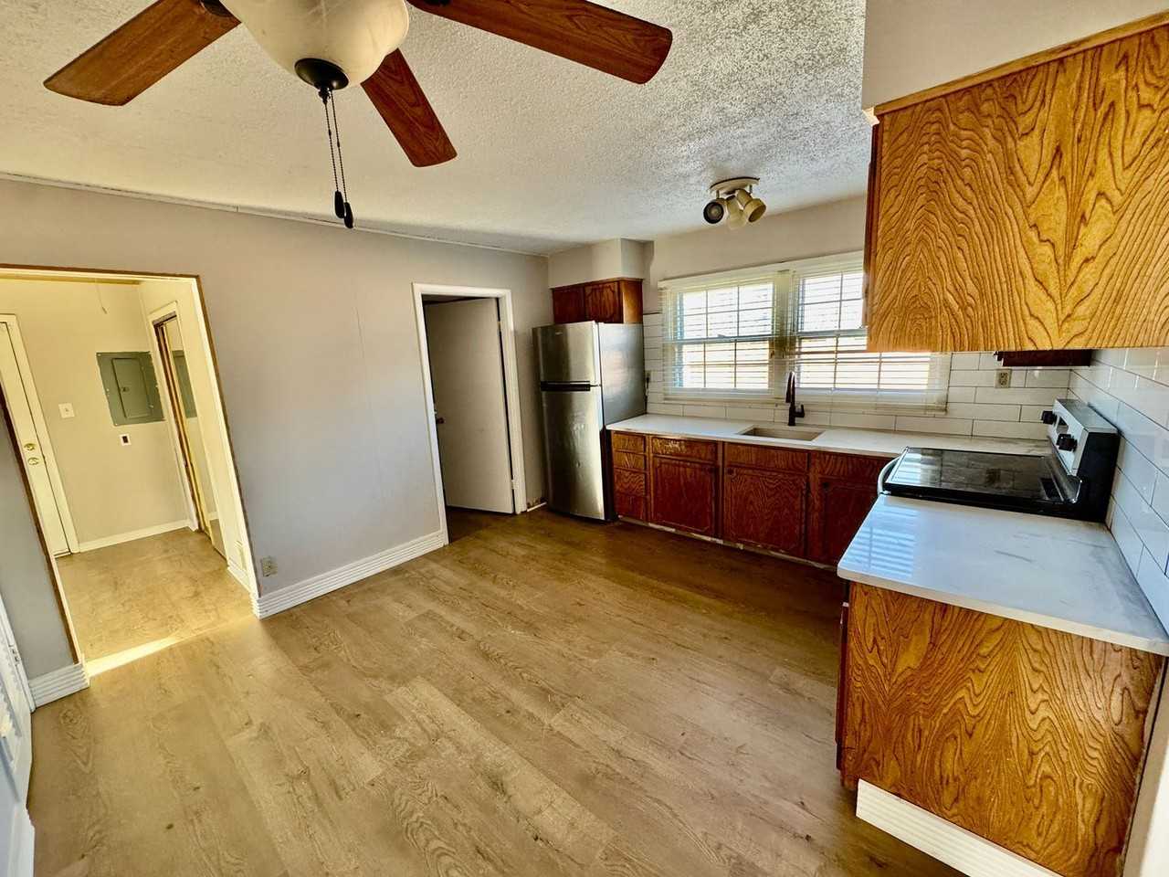 77 Executive Ln - Photo 7 of 21