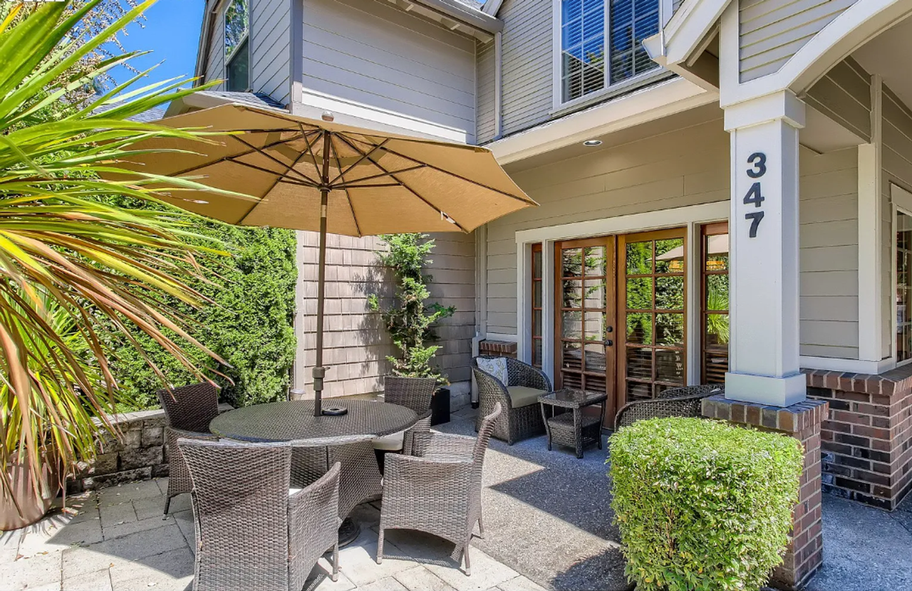 347 6th St - Photo 3 of 29