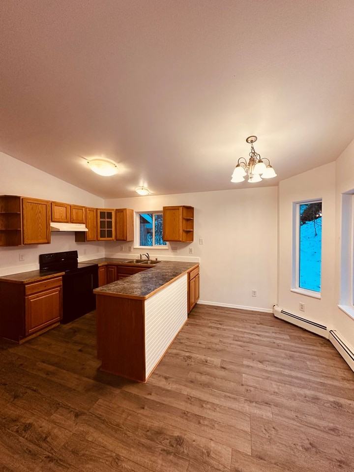 1180 N Rainbow Park Dr - Photo 3 of 13