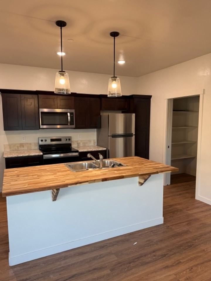 321 & 329 Pheasant Road W - Photo 6 of 17