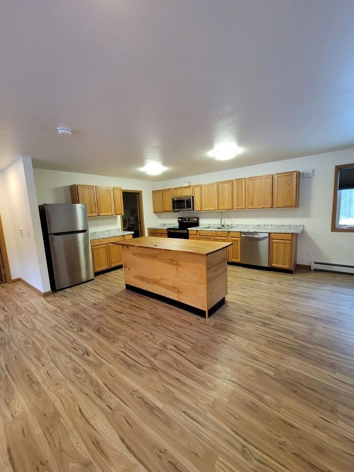 3795 Lyle Ave - Photo 2 of 12