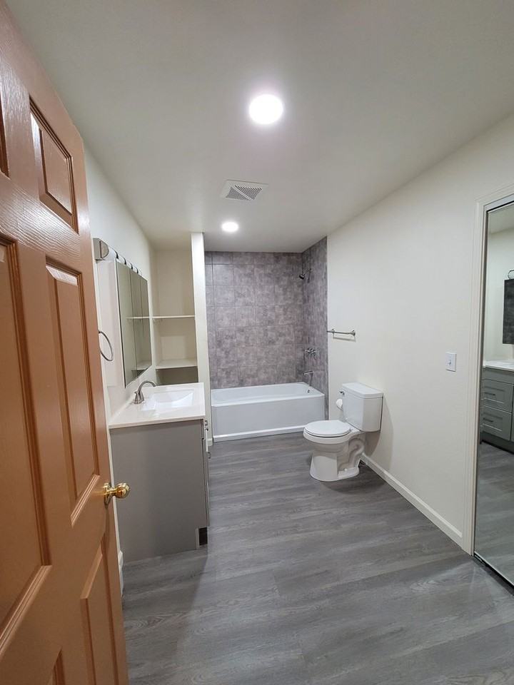 3795 Lyle Ave - Photo 3 of 12