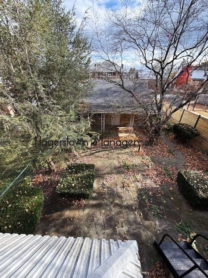 1128 Hamilton Boulevard - Photo 3 of 10