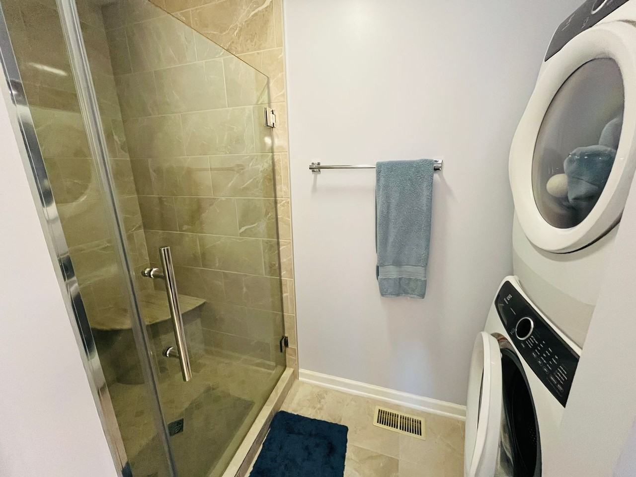 1018 Chateau Ct - Photo 7 of 12