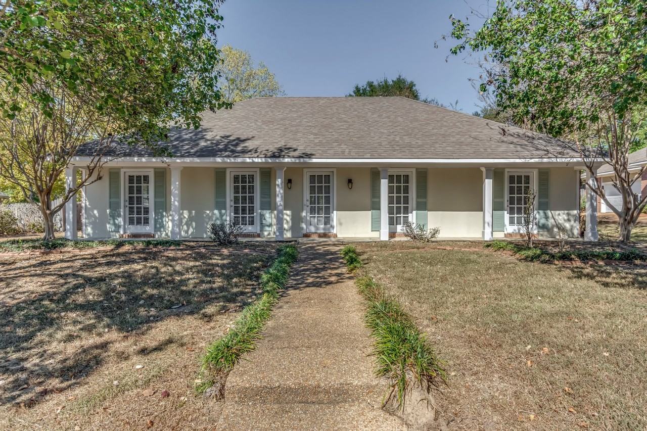 125 Eastwood Dr - Photo 2 of 50